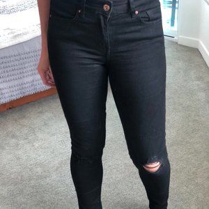 H&M Black Skinny distressed Jeans size 4